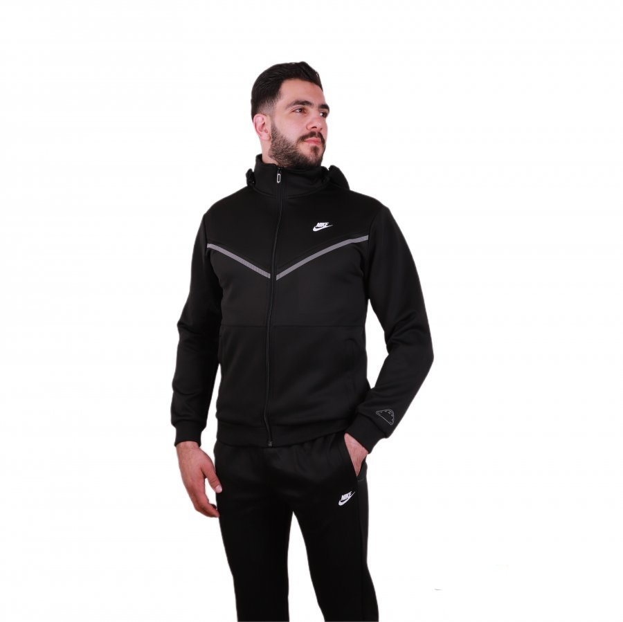 بدلة رياضة متاحة بلون الأسود والسكّني